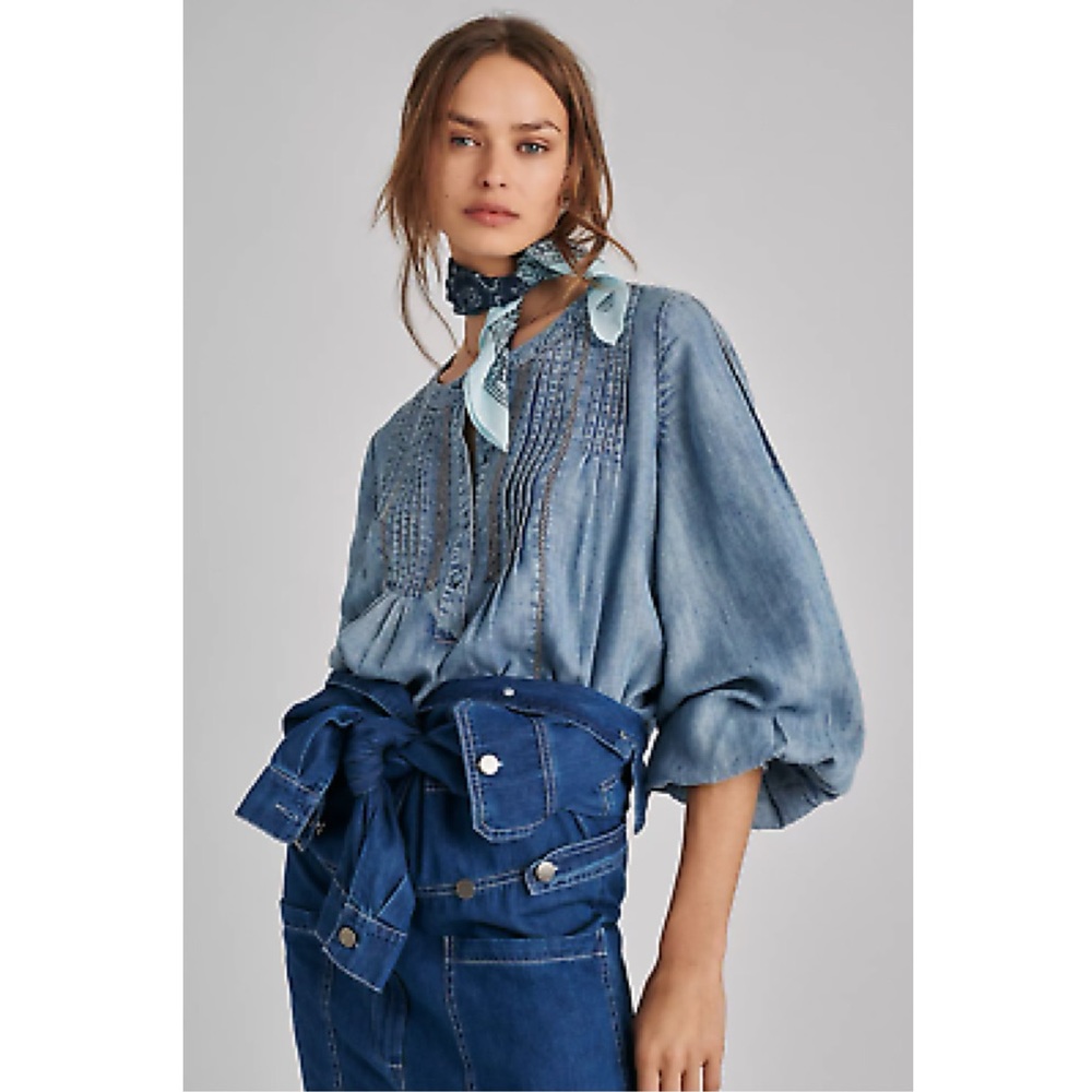 NWT ANTHRO Pilcro Norah Pintucked Denim Blouse size XS